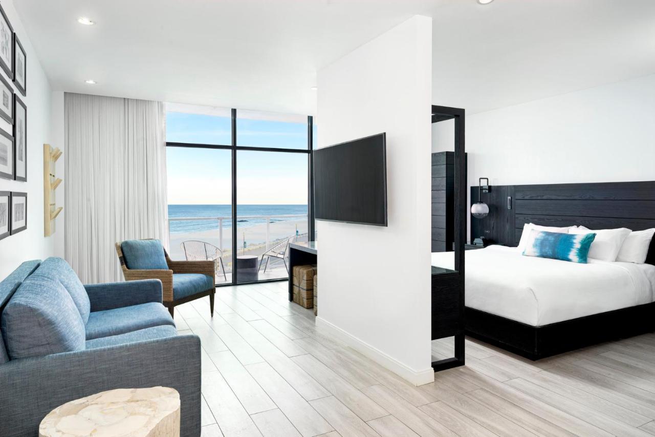 Deluxe Junior King Suite with Terrace,983744275:JPEG